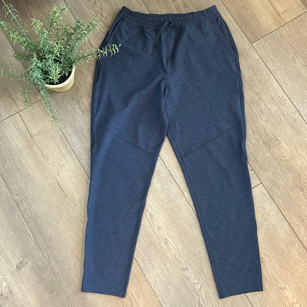 LIKE NEW OUTDOOR VOUCES MENS NAVY HEATHERED JOGGERS SIZE SMALL